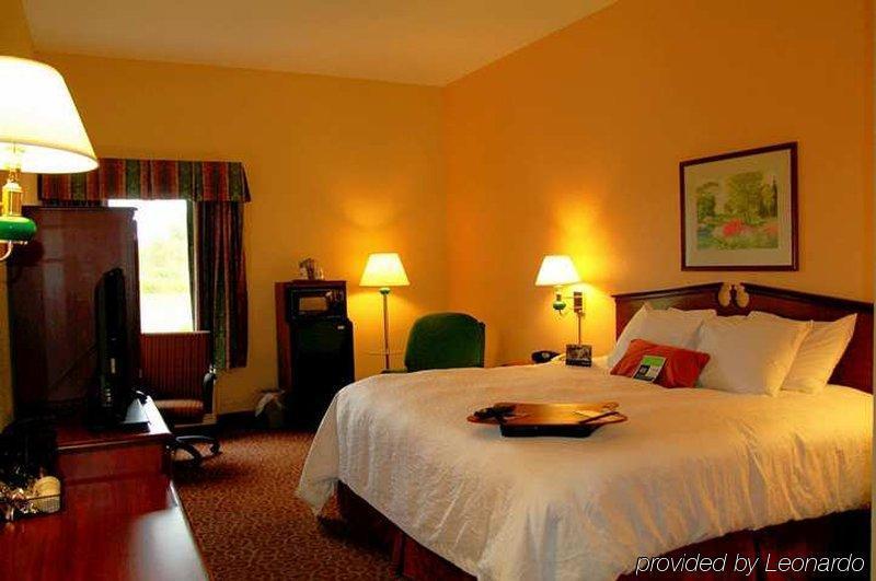 Hampton Inn Frostburg Номер фото