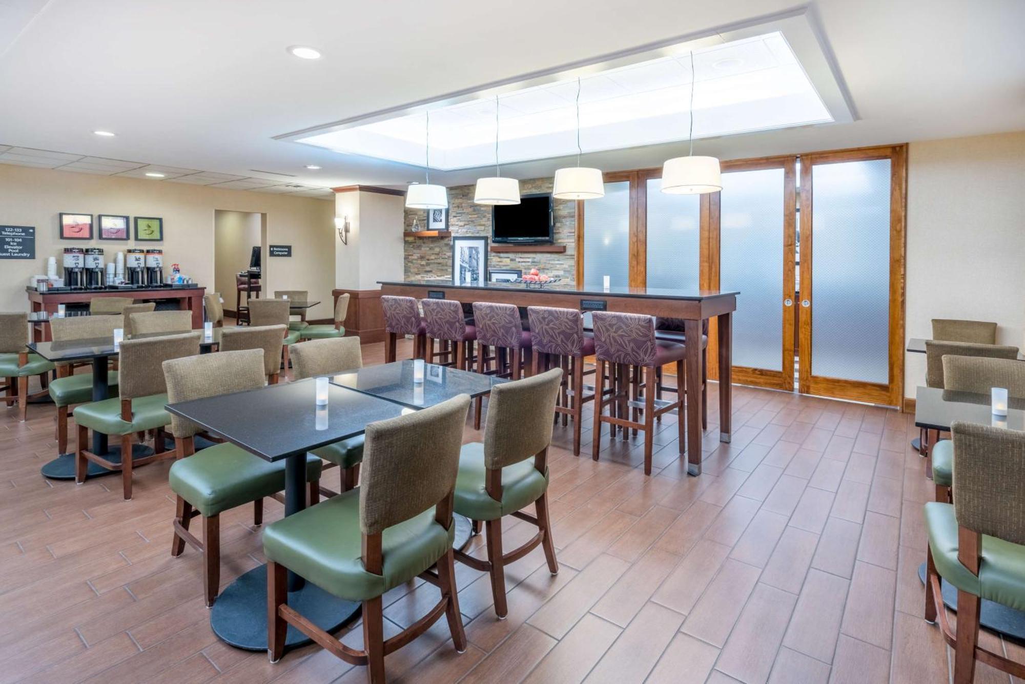 Hampton Inn Frostburg Экстерьер фото