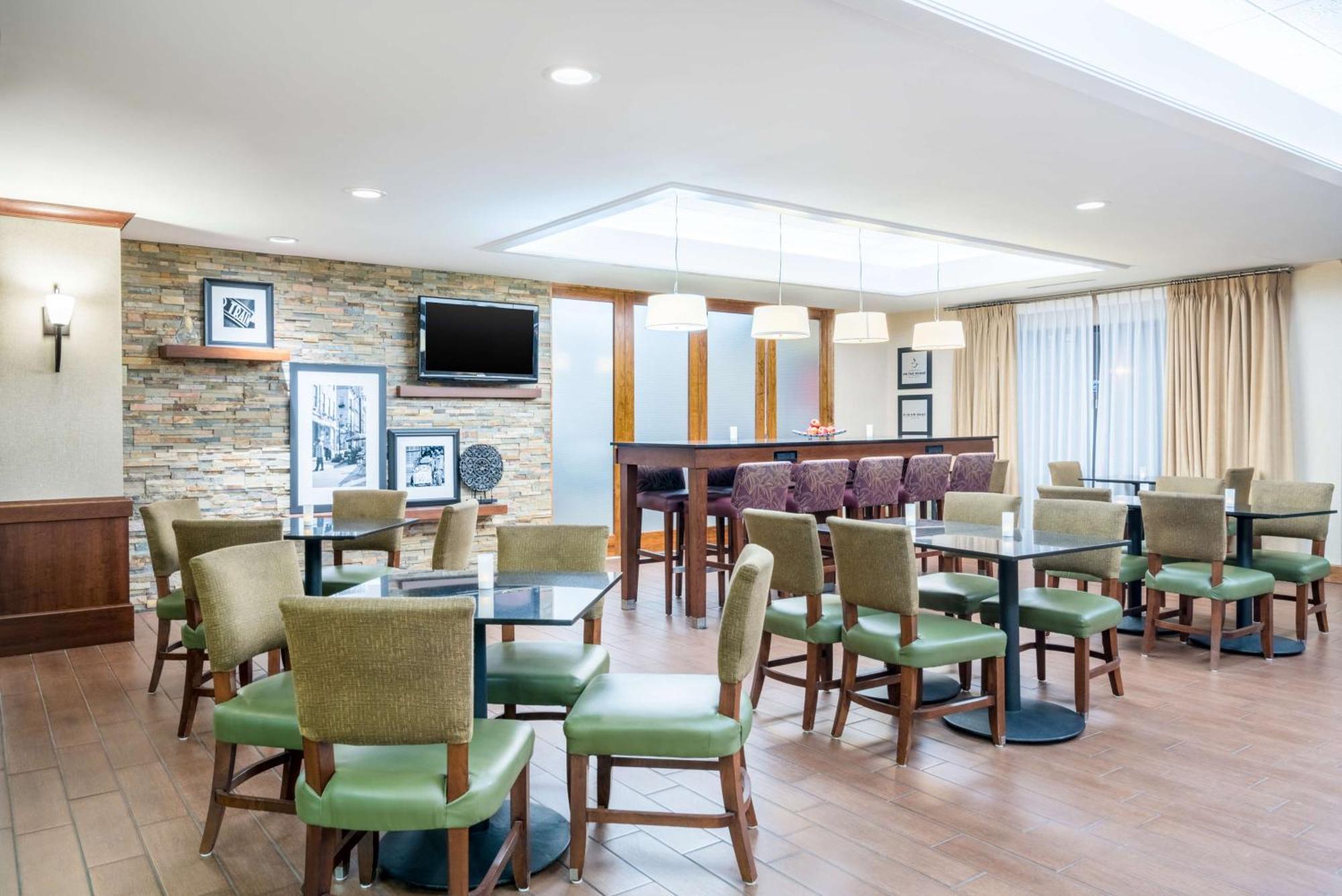 Hampton Inn Frostburg Экстерьер фото