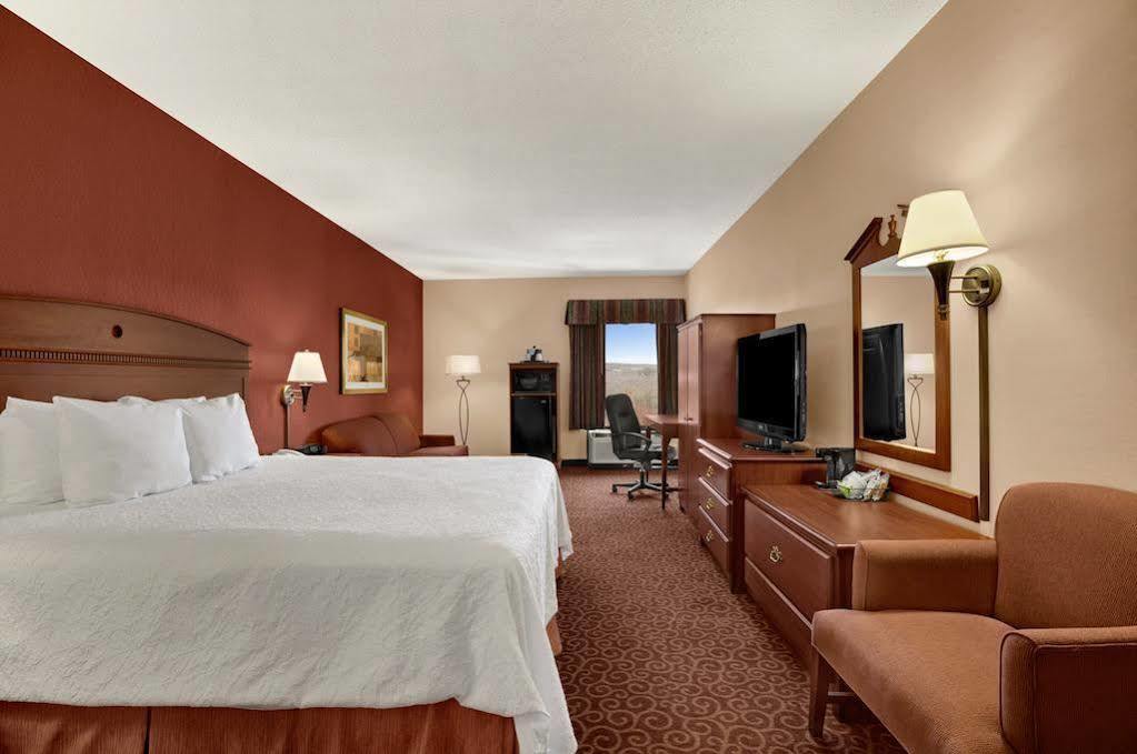 Hampton Inn Frostburg Экстерьер фото